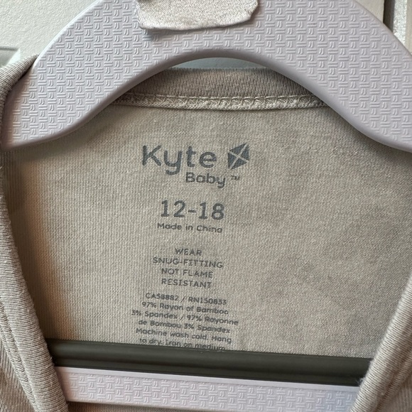 Kyte Baby Snap Up Footed Sleeper Oat Leopard (Size 12-18 Months) - Picture 3 of 3